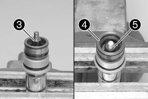 3) Main work Mount the hydrostop unit on a fitting hexagon socket and clamp into a vice.