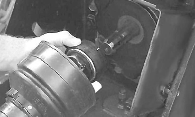 ATTACHING DETACHING CHECKING DRIVELINE/CUTTER CLEARANCE IMPORTANT: Prevent driveline damage from contact with frame or machine damage from contact with tractor tires.