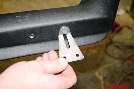 48 Fit the A pillar bracket SP043 with the washer SP023 and