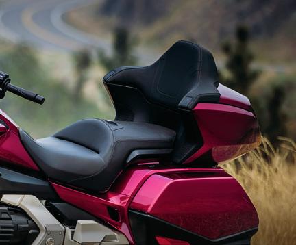 Plus, it automatically remembers the last setting. LUGGAGE / All Gold Wings feature integrated saddlebags, designed to hold enough for most weekend trips.