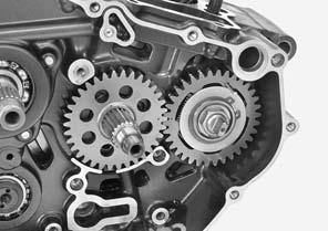Apply engine oil to the balancer drive gear teeth and install it while aligning its wide groove with the punch
