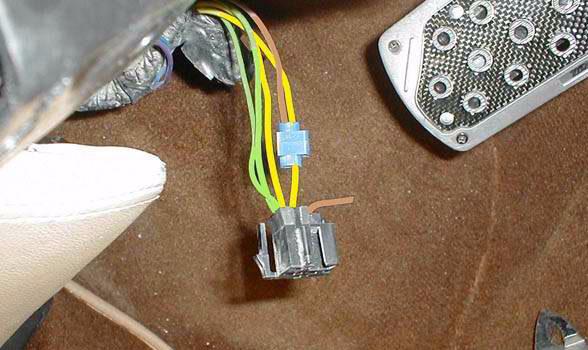 Connect the Tan wire to the Yellow wire using a crimp on splice.