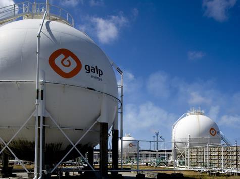 ACTIONS AND MEASURES Our approach At Galp, we continue to invest in the implementation of new energy efficiency measures in our refining equipment, even after the upgrade project for Matosinhos and
