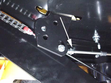 Procedure The pedal should in its rest position have a distance of 10-15 mm from the rear stop screw.