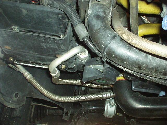 18) Install the supplied 2 ¾ intercooler inlet pipe to the turbocharger outlet hose, but do not yet tighten the hose clamp.