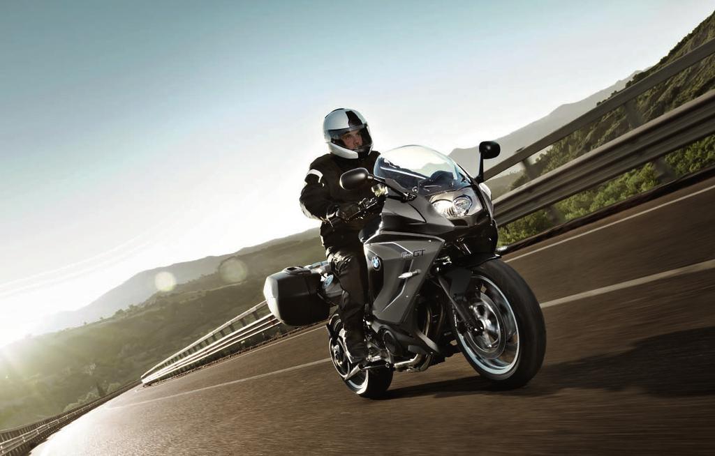 OVERVIEW. Gran Turismo touring has never been easier. The F 800 GT makes it simple to get away from it all and enjoy every mile to the full. Just climb on and you re off and running.