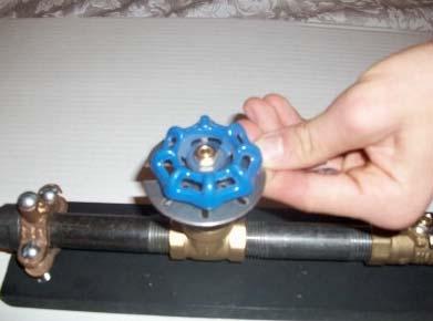 installed Step 1: Place bottom disc under gate valve