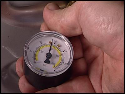 Using a tire pressure gauge Engines: Motive Power Types: Points to note There are two main types of tire pressure gauges fixed workshop gauges and portable pocket size gauges.