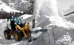Double stage snow blower to remove snow from narrow roads, squares, parkings and walkways.