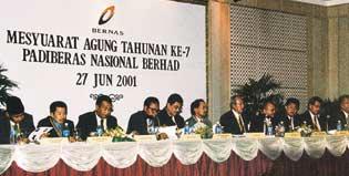 2001 Signing ceremony of Memorandum of Understanding between BERNAS and LKPP Padi Sdn Bhd held at Ladang Sg.