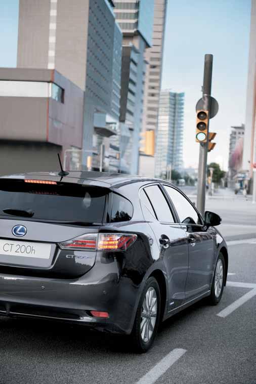HOW DOES THE LEXUS HYBRID DRIVE WORK?