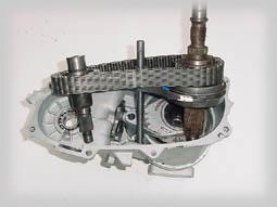 7) Lift the entire mainshaft assembly, chain, and front output shaft out of the case as an assembly (Fig.5 & Fig.