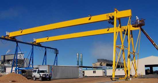 Semi Gantry Crane structure: by the lifting mechanism and the trolley, single girder and leg, electric cabinet, operating system and safety protection system, etc. 2.