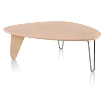 Noguchi Rudder Table Designer: Isamu Noguchi A classic piece from 1949, the Noguchi Rudder Coffee Table is sculptural and deceptively simple.