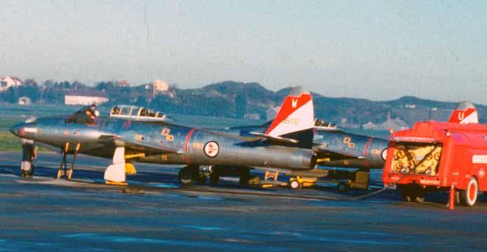 letters T3. Following 338 Sqn s posting to Ørland, and the Flight s subsequent transfer to 334 Sqn., the aircraft retained the 338 Sqn. colours and T3 code from earlier. At some point the 338 Sqn.