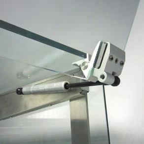 of choosing a model equipped with hydraulic gas assisted hinges.