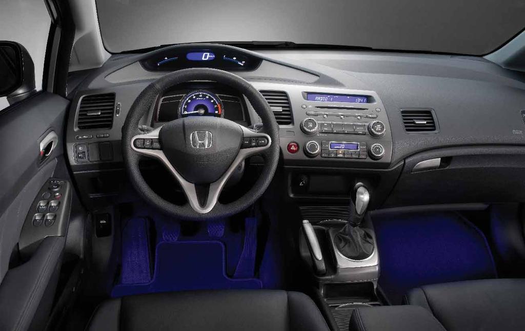 Elegant Effortlessly well crafted and with a feel of practical elegance, the interior of the Civic 4Door puts everything at your fingertips to make even the longest journeys pass