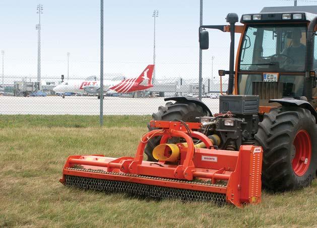 The Bisonte s gearbox can be rotated through 0, allowing it to be used as a front or rear mounted flail mower.