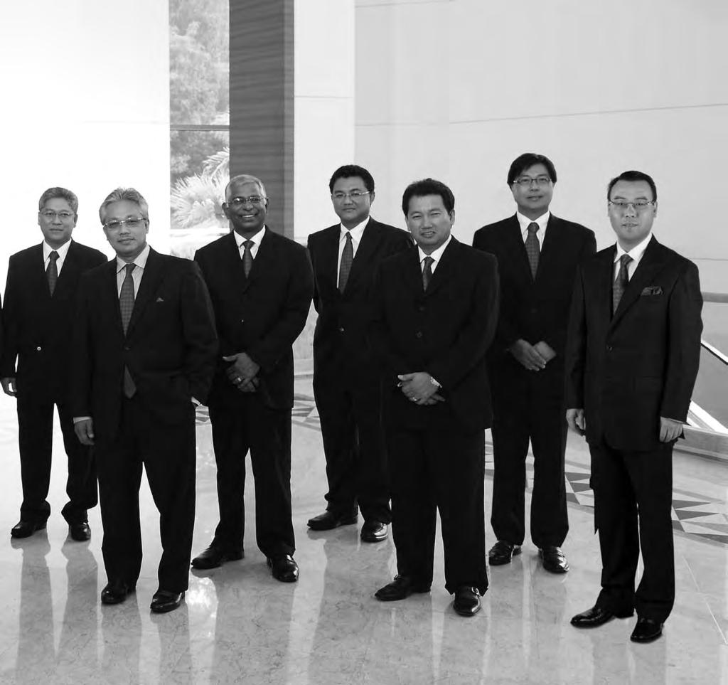 management team 21 Standing from right: Dato Louis Lu Desheng (Executive Vice President, China Operations), Dato Lawrence Lee (Executive Vice President, Motors Division), Dato Azhar Abdul Hamid