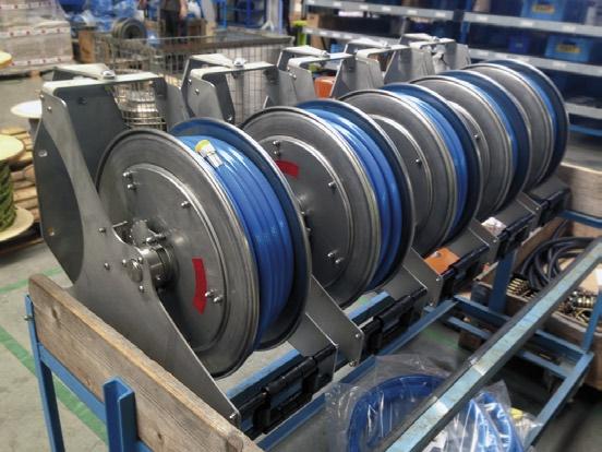 Large size SR-Express and TO5K/ TO6K reels are shipped in open wood crates. Connections On demand, we can equip our reels with plugs and connectors. Request our quotation!