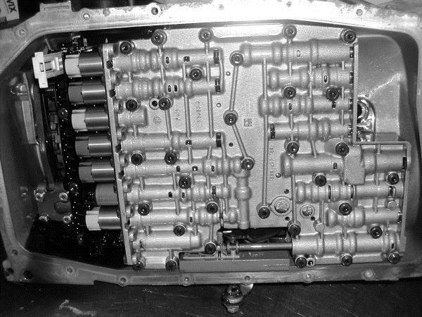 ZF 6HP Ford 6R60, Mechatronic Service This information is intended as an introduction to and service for the ZF 6/Ford 6R60 Mechatronic assembly.