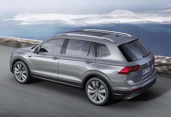 2018 Tiguan Features More style, more refinement, more technology Exterior Features The MY18 Tiguan offers strong, sporty SUV styling with an elegant flair.