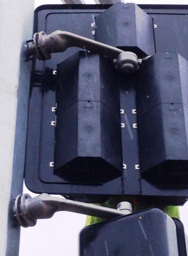 When installing Cluster Head Assemblies on poles the extended threaded pole