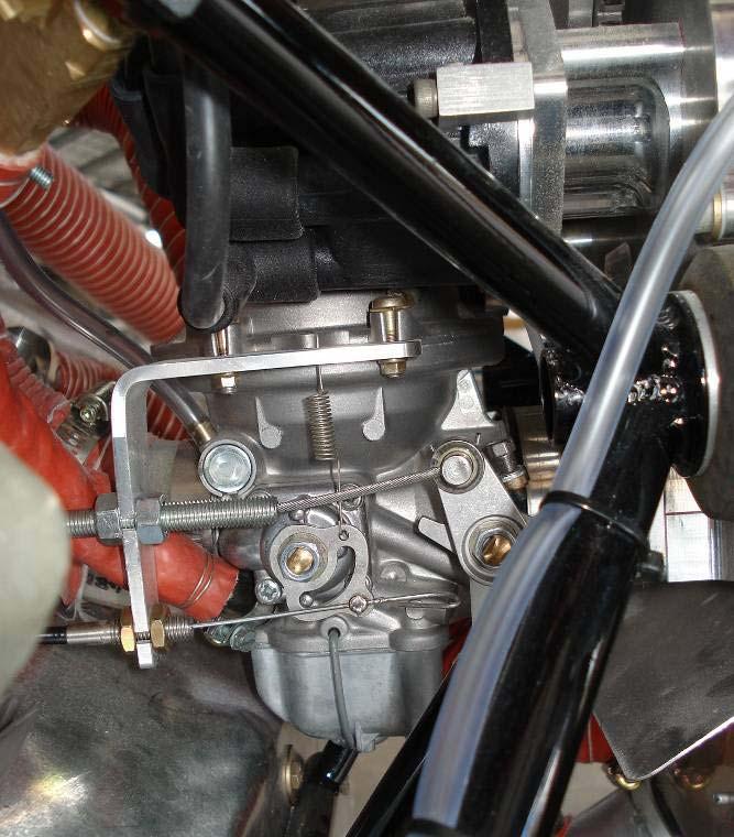 3 Controls This section comprises of the mechanical controls and electrical switches. 3.1 Throttle and Choke The throttle and choke cables both attach to the cable mount arm fitted to the carburettor.