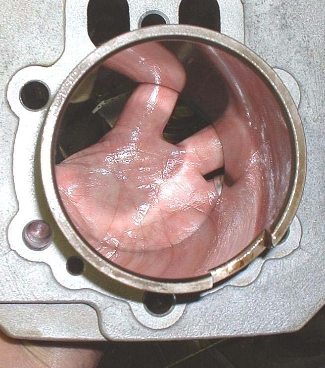Note also that there is a taper on the bottom of the barrel flange to assist with the installation of the piston rings.