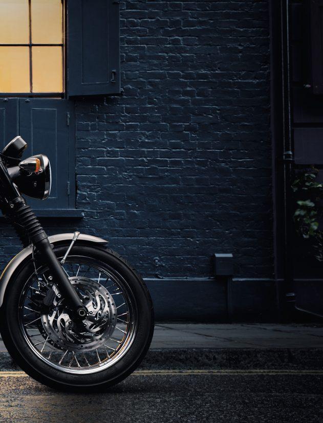 With its poise, elegance and attitude, the new Bonneville T120 is perfectly in tune with today s desire for authenticity,