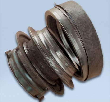 Bearing carrier damaged Release bearing seized on gearbox snout Damaged gearbox snout Worn or damaged