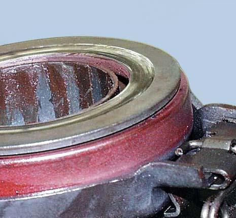 Insufficient bearing preload (specification 80 100 N) 11.
