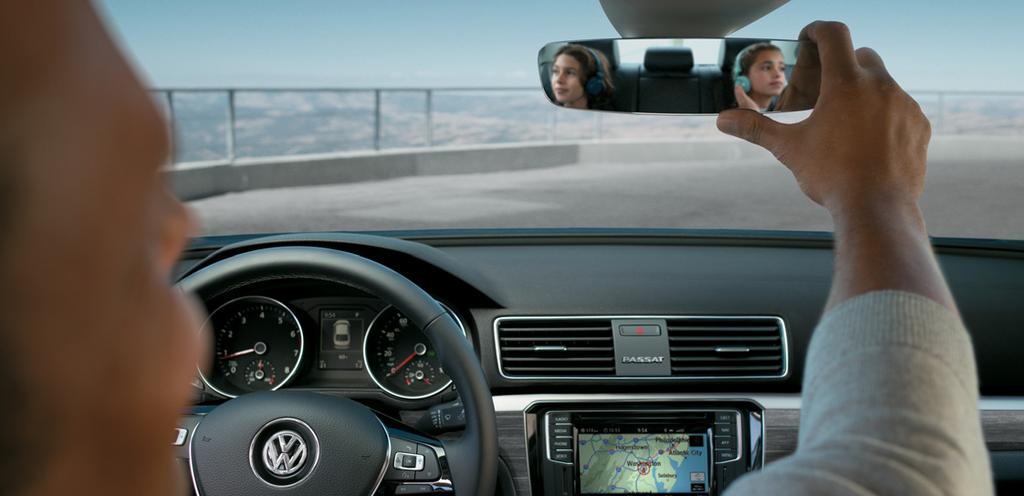 Volkswagen Car-Net App-Connect* VW Car-Net App-Connect allows you to connect your compatible smartphone with Apple CarPlay, Android Auto, or MirrorLink to access select apps on the touchscreen