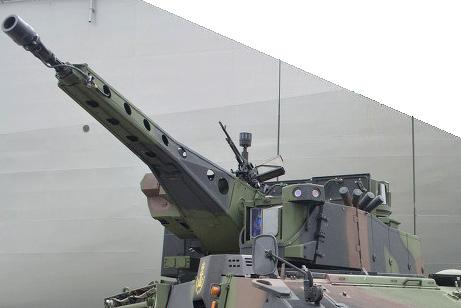 BELOW LEFT: The Lance two-man turret is equipped with a stateof-the-art, fully digital fire control system, two