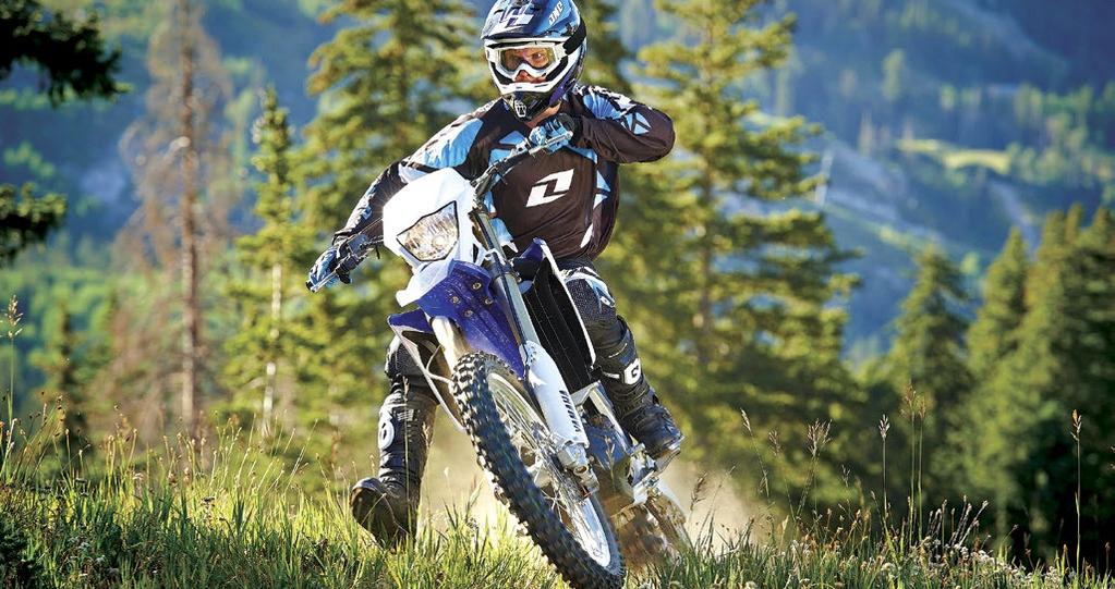 WR450F 15 Slim YZ-inspired bodywork allows for easy rider movement. Fuel-injected, 5-valve, 4-stroke powerplant.