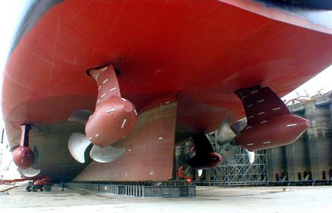 Azimuthal thrusters in ship propulsion have existed for many years in various forms.