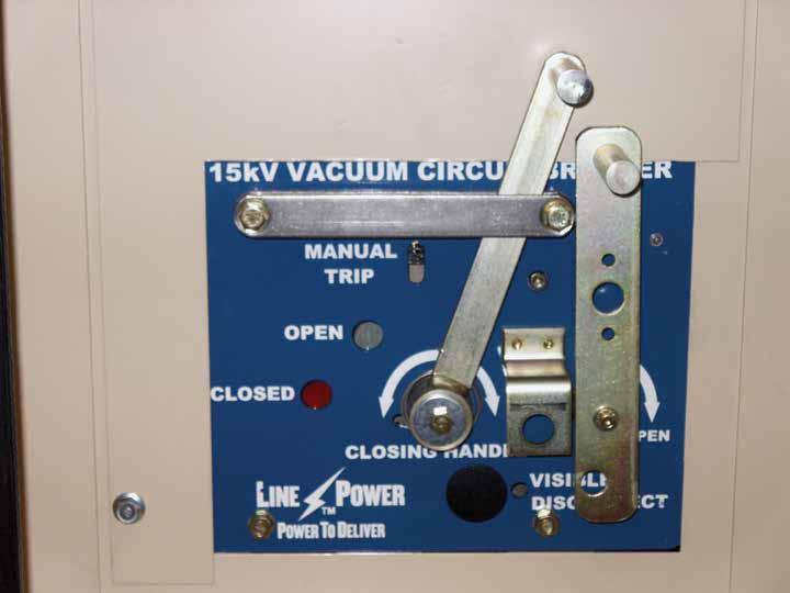 4 3 2 11 5 1 10 12 Figure 16. Faceplate of Vacuum Fault Interrupter. 6 Figure 17. 15kV Vacuum Fault Interrupter With Optional Motor Operator. 1. Faceplate Is Silk Screened For Permanent Labeling (See Figure 13) 2.