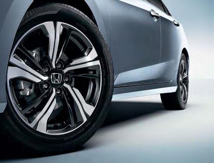 by stunning 17-inch alloy wheels (EX-T and above).