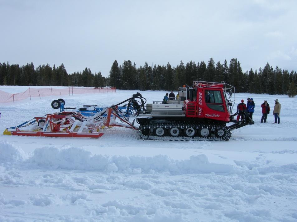 Snowmobile Clubs and volunteers to groom trails in Colorado