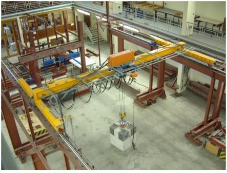 most popular for use in industrial buildings to move heavy or cumbersome equipment.