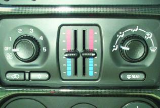 5 Manual Dual-Zone Climate Control (if equipped) Select airflow source Turn the Mode knob on the right of the heat and A/C control panel to the desired setting: ( ) Instrument panel vents ( )