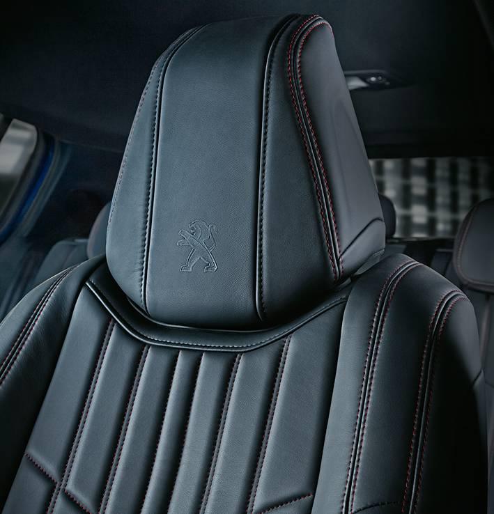 Upgrade to the soft, full grain Mistral leather* trim and enjoy the further enhanced comfort offered by the massage function and seat heating.