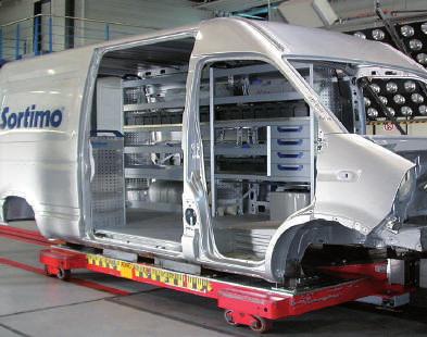 Sortimo crashtests in co-operation with the German TÜV, Dekra and ADAC and literally drives its products into the wall.