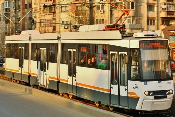 130 Urban Transport XIX Figure 4: The V3A-2010-CA with traction inverters in Bucharest. There are 49 trams of this type in normal operation that were produced between 2005 and 2010. 3.2.2 The example of a modernisation of the GT4-CA in Iasi REMAR Pascani and ICPE SAERP performed the modernisation of the old GT4 tram.