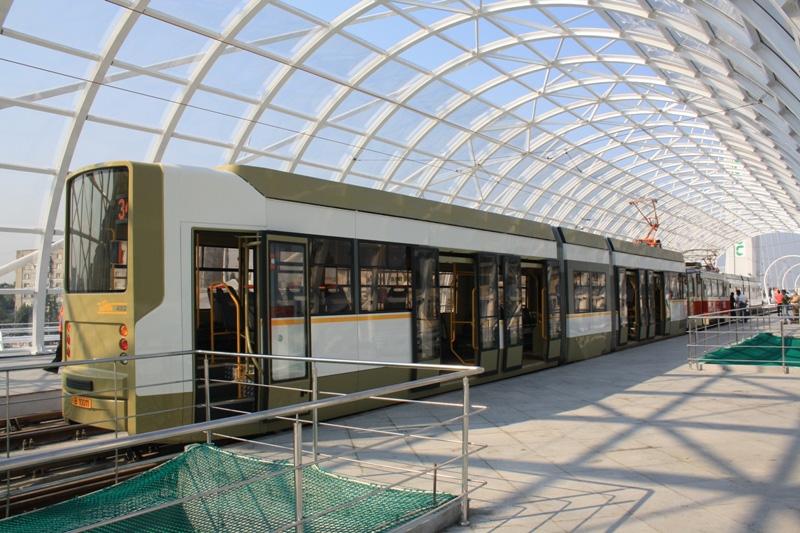 Urban Transport XIX 133 Figure 7: Modern tram station on the Basarab Bridge. 4.2 Investments proposed and implemented in other cities Arad is a city with old tradition in tram operated lines.