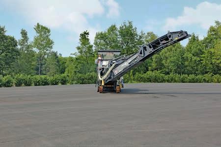 Large slewing range and to the left for highest flexibility during material loading Hydraulically operated folding conveyor with intelligent locking system folded in for