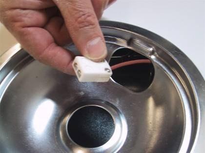 This can help to connect & route the thermocouple wires underneath easier. When lowering the cook-top, be careful not to pinch your fingers. Fig.