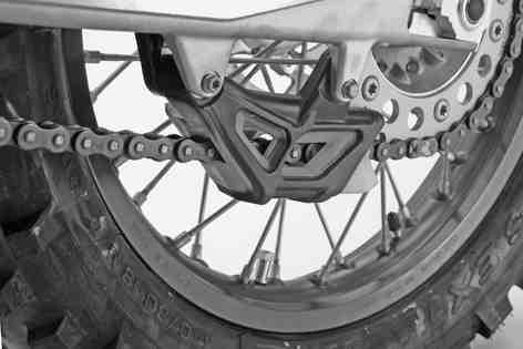 33Checking the framex 400985-01 100878-01 100390-10 Check that the chain guide is firmly seated.» If the chain guide is loose: Tighten the chain guide.