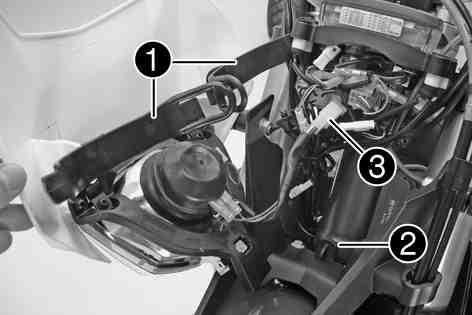 ELECTRICAL SYSTEM 74 Check that the power consumer is functioning properly. Close the fuse box cover. Mount the seat. ( p. 45) 15.