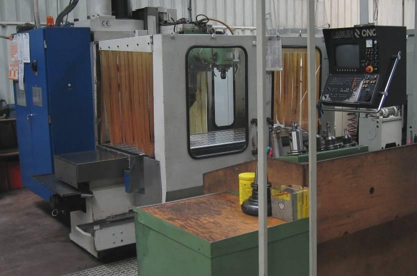 CNC bed-type milling machine Lagun M - X-axis: 1,830 mm - Y-axis: 1,000 mm - Z-axis: 1,000 mm -